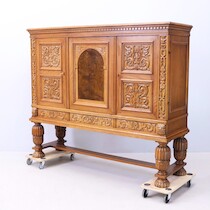 Serveringskåp/skänk