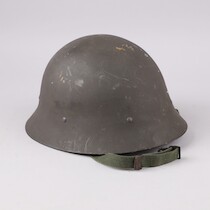 Militärhjälm